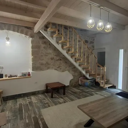 Casa Charisma بيت للعطل لياباديس